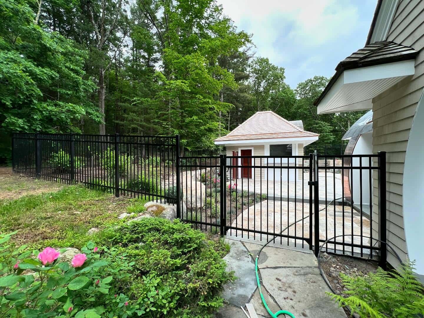 Aluminum and Chain Link fence installation in Dover, Massachusetts