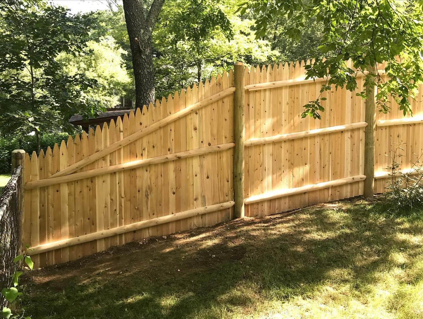 Bellingham's Cedar Stockade Elegance